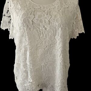 Philosophy SHORT SLEEVE Flowered Lace White Lace Top XXL - Stunning & Chic!